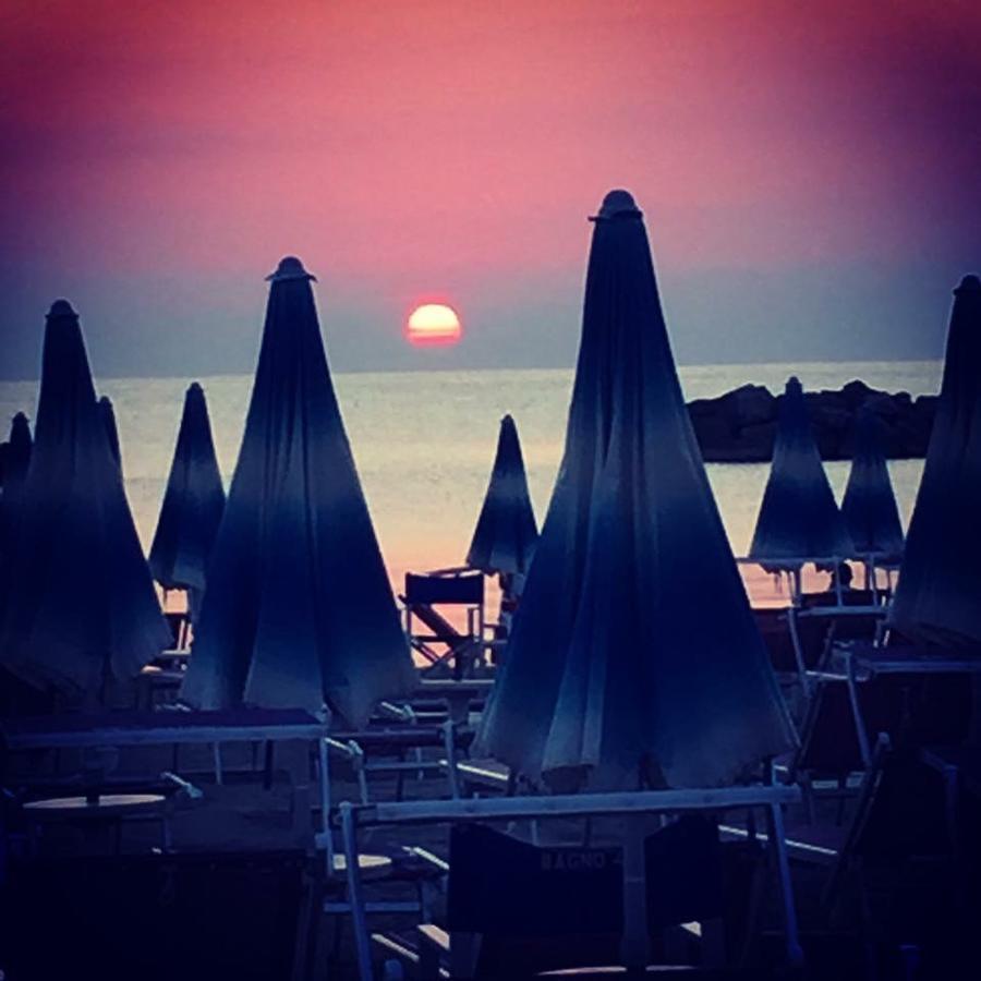 Hotel Della Motta Bellaria-Igea Marina Esterno foto